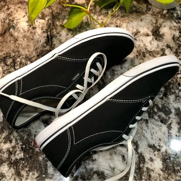 Vans black canvas lace up sneakers - Picture 5 of 10